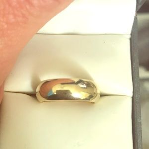 Solid gold ring